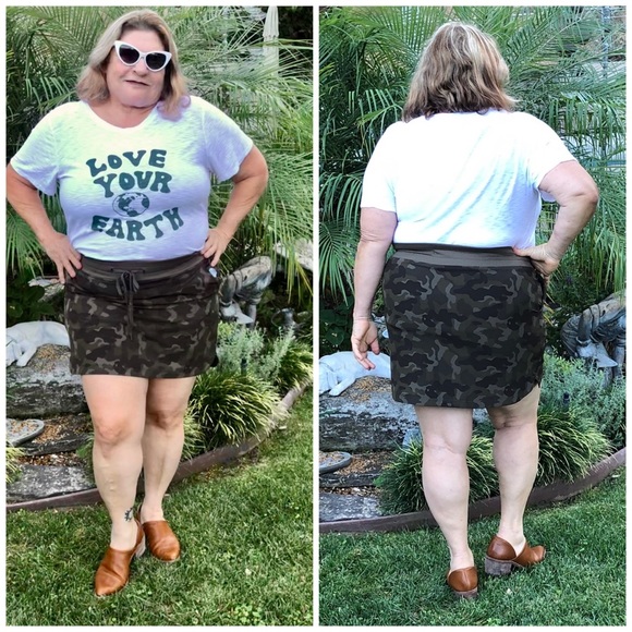 🌵White Burnout Graphic Tee “LOVE YOUR EARTH” NWT - Picture 11 of 11